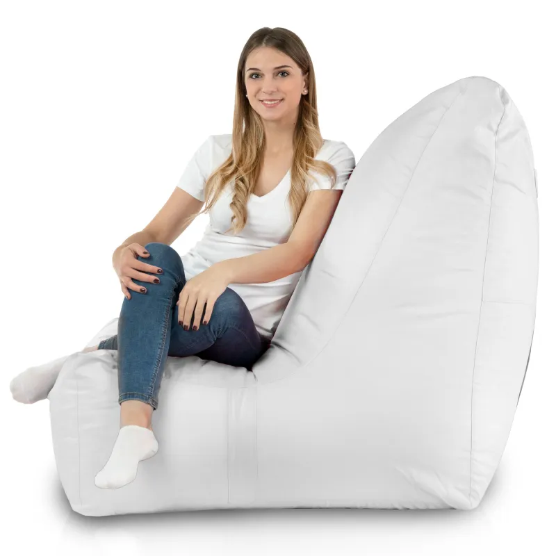 Chic pouf Distinto, parfait pour l'esthétique moderne des jardins et la détente