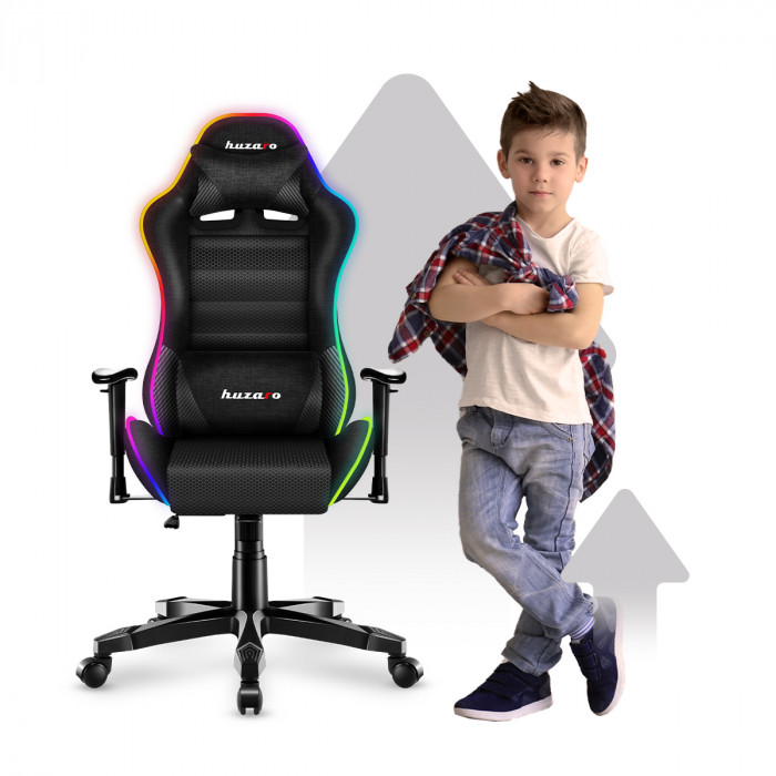 L'avant de la chaise de jeu Huzaro Ranger 6.0 RGB avec le garçon