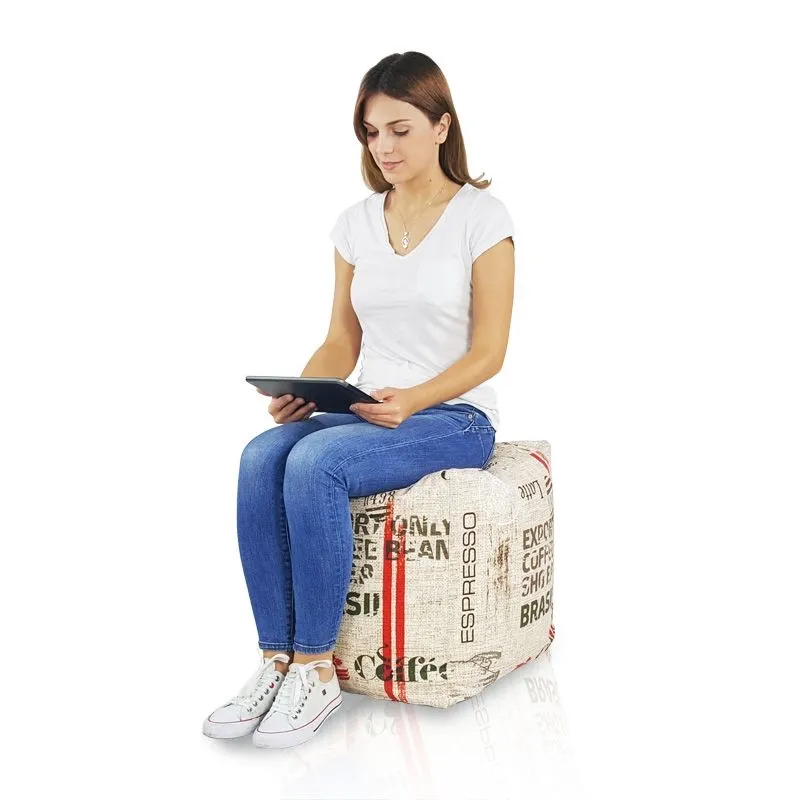 Pouf carré polyvalent pour un usage dans divers espaces