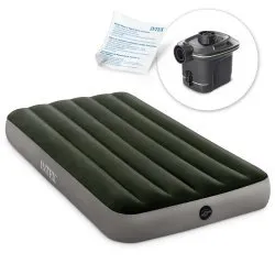 Matelas gonflable bleu, idéal pour le jardin ou le camping
