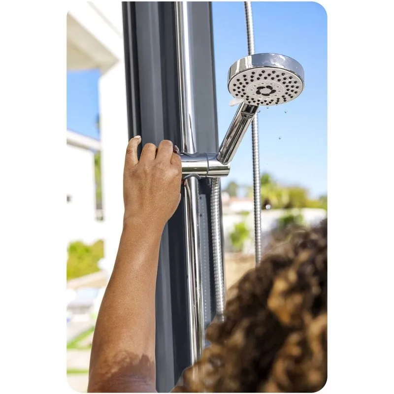 Douche solaire Bestway 58696, moyen pratique de se détendre après une journée en plein air