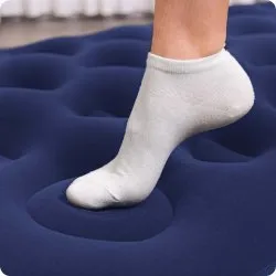 Matelas gonflable avec pompe 188 x 99 x 28 cm Bestway 67224.