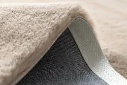Tapis BUNNY taupe beige IMITATION DE FOURRURE DE LAPIN