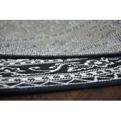 Tapis circulaire en sisal au style coloré, idéal pour les intérieurs