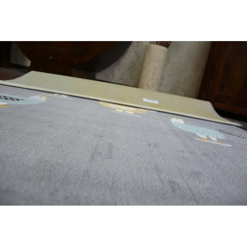Tapis de haute qualité, doux au toucher, idéal pour des intérieurs modernes