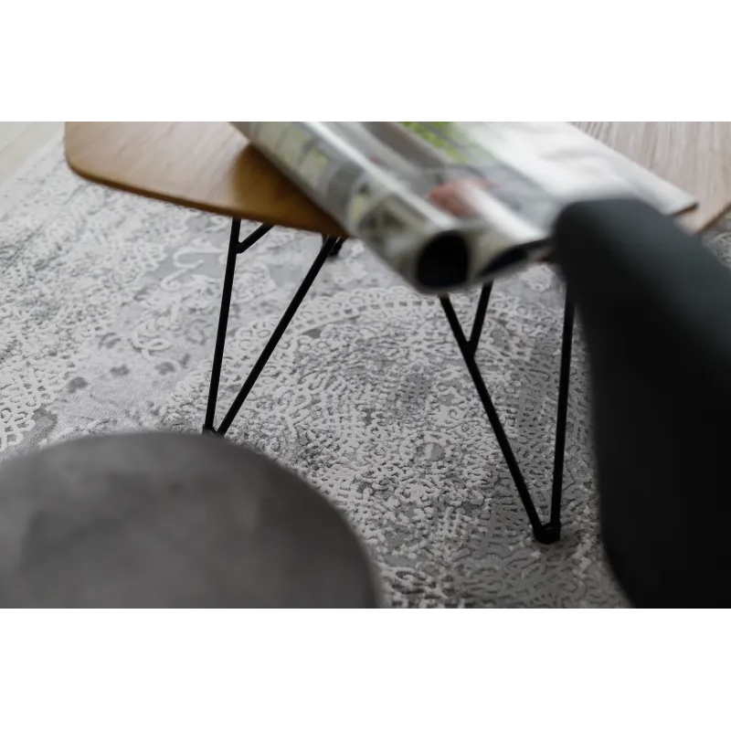 Tapis moderne VALENCIA en gris foncé pour un intérieur élégant