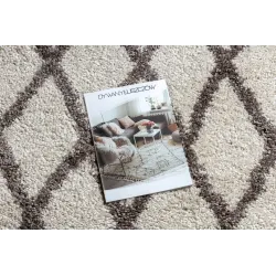 Tapis crème au style marocain, parfait pour toutes les pièces