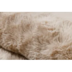 Tapis shaggy pratique beige, idéal pour la chambre d'enfant