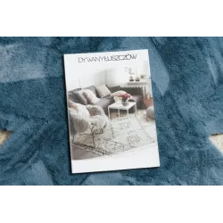 Tapis doux bleu, parfait pour des espaces confortables