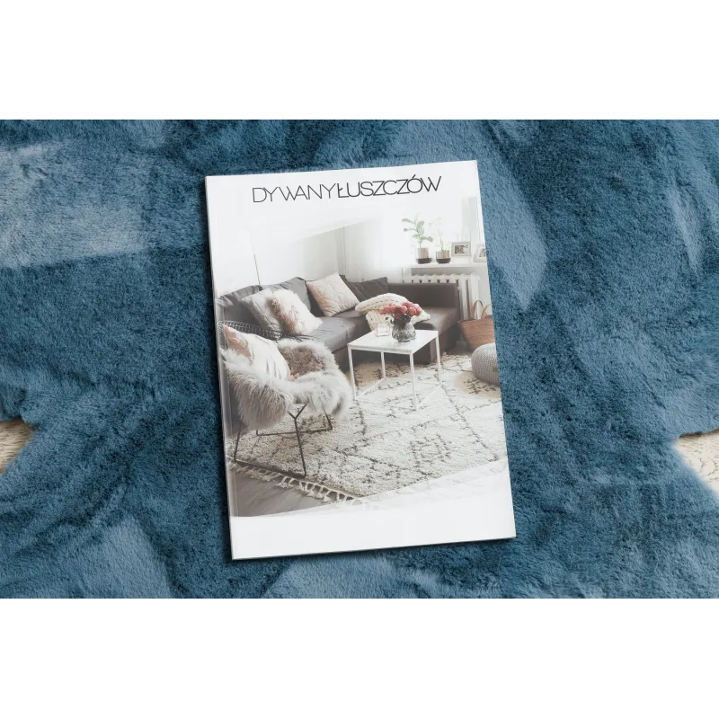 Tapis doux bleu, parfait pour des espaces confortables