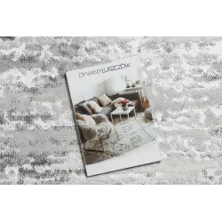 Tapis LIRA E2558 gris, un ajout moderne et élégant à votre décoration intérieure