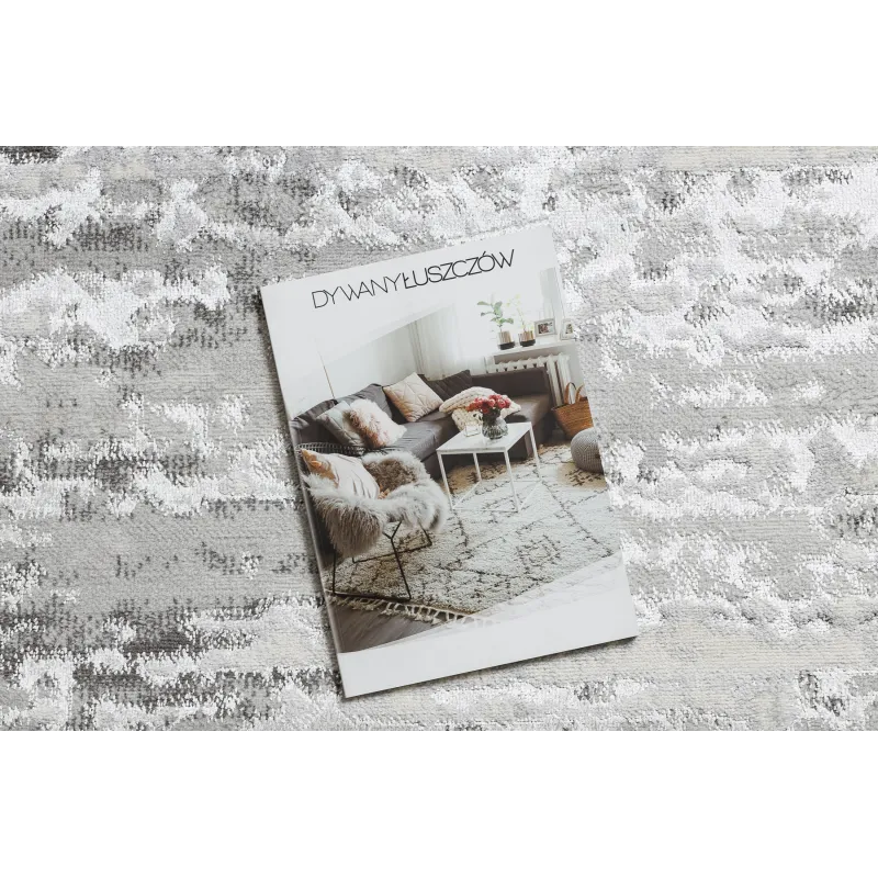 Tapis LIRA E2558 gris, un ajout moderne et élégant à votre décoration intérieure
