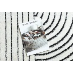 Tapis moderne avec motif géométrique, look élégant, parfait pour le salon