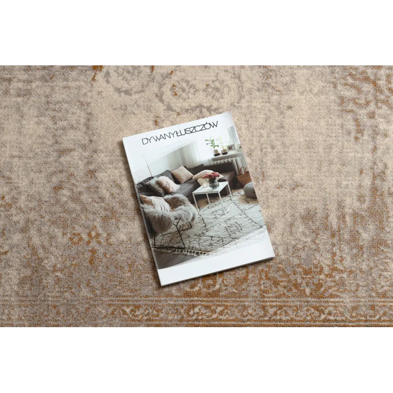 Tapis beige, parfait pour des intérieurs modernes et élégants