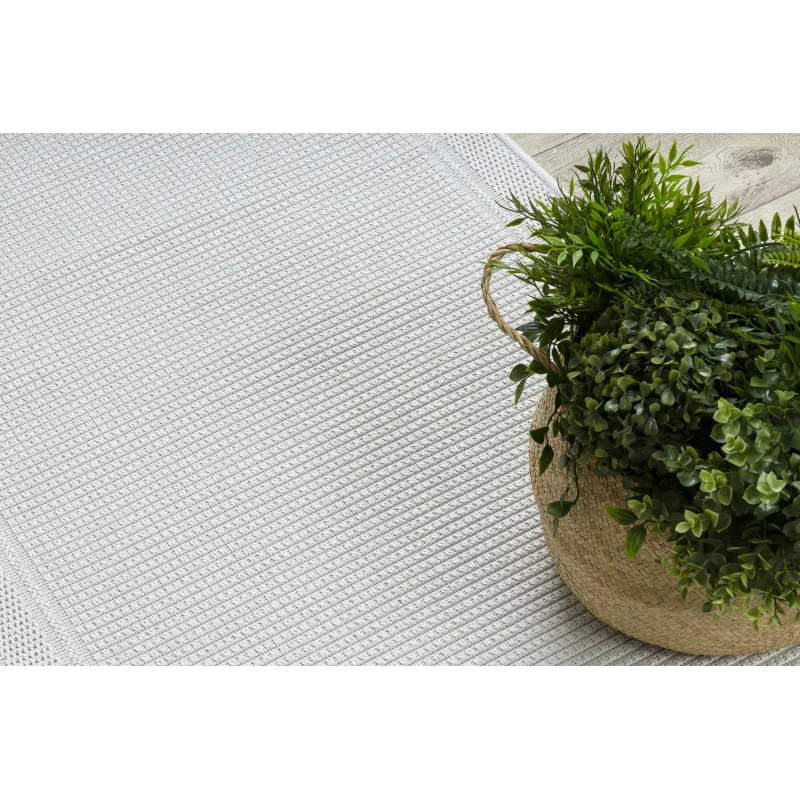 Tapis TIMO 5979 blanc, excellent choix pour des jardins élégants