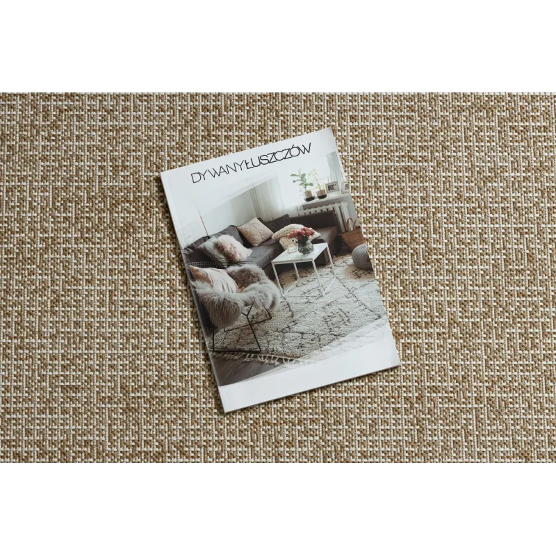 Tapis sisal à motif treillis beige, idéal pour un intérieur moderne