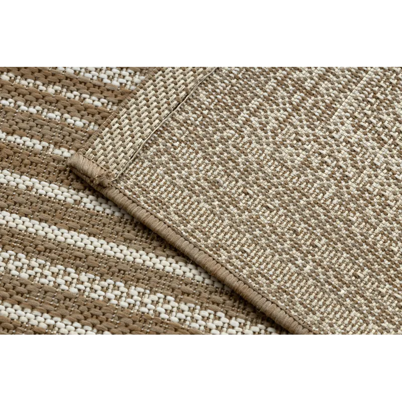 Tapis sisal avec texture naturelle, parfait pour des espaces chaleureux