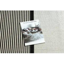 Tapis élégant en sisal crème et noir, parfait pour les intérieurs modernes