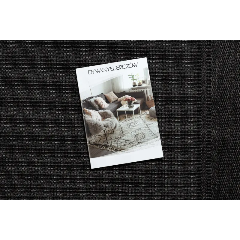 Tapis TIMO 5000 noir, un choix élégant pour votre terrasse ou jardin