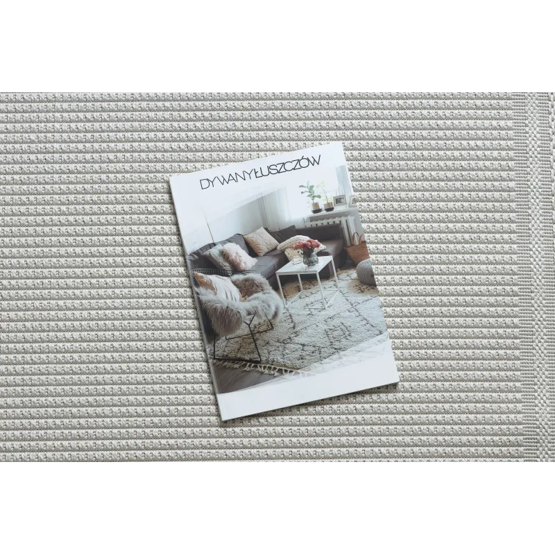 Tapis TIMO 5979 blanc, un accent élégant pour votre jardin