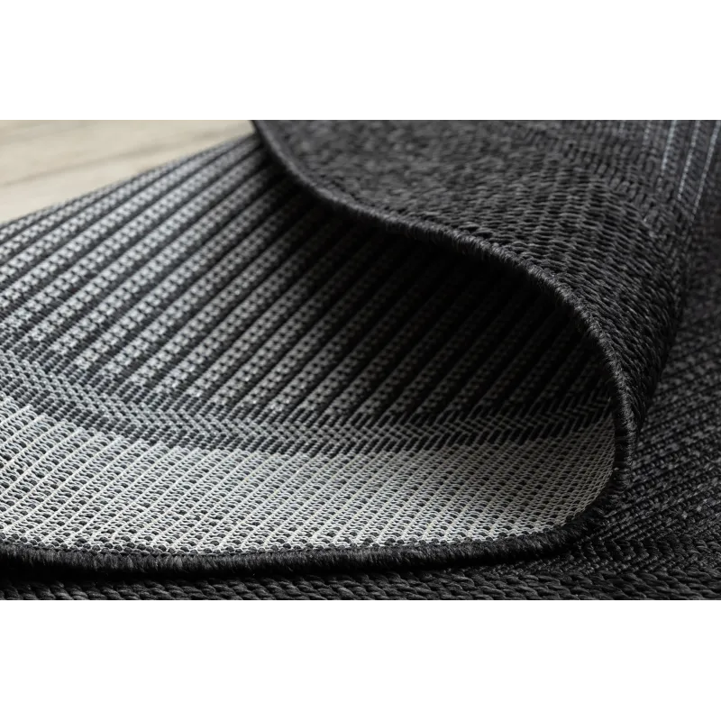 Tapis extérieur noir en sisal, idéal pour les zones de détente dans le jardin