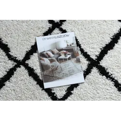 Le tapis BERBER CROSS blanc - style contemporain pour la cuisine et le hall