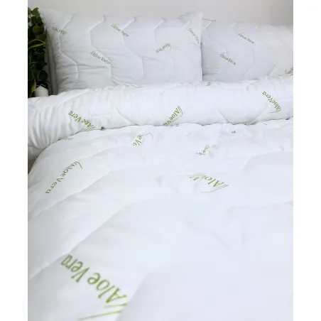 Ensemble de couette française avec deux oreillers Aloe Vera, idéal pour un lit confortable