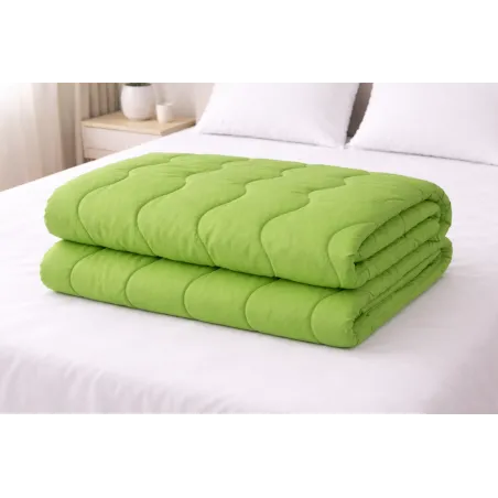Couette verte en microfibres 140×200 cm pour toutes les saisons