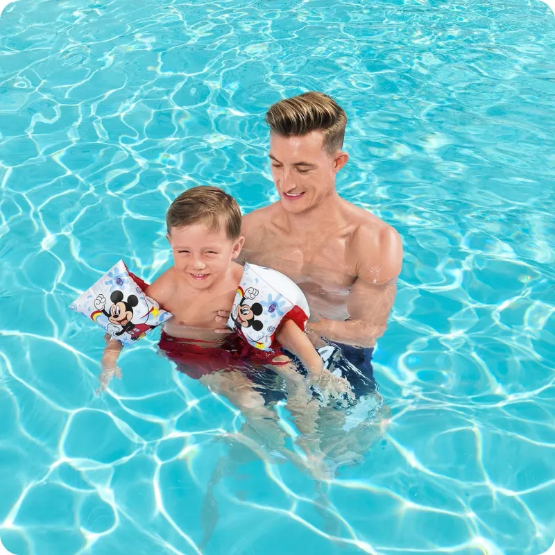 Brassards Mickey, parfaits pour s'amuser à la piscine et à la plage