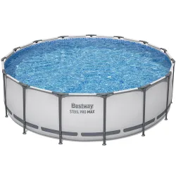 Piscine parfaite pour les jeux d'enfants, offrant joie et détente dans le jardin