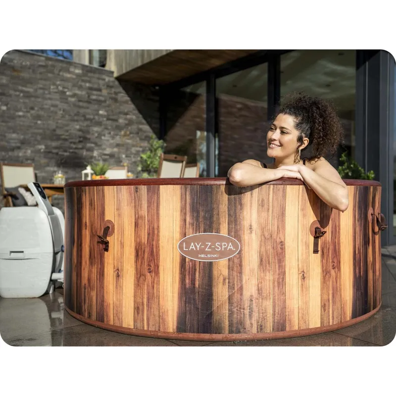 SPA gonflable Lay-Z Helsinki au design élégant, parfait pour le jardin