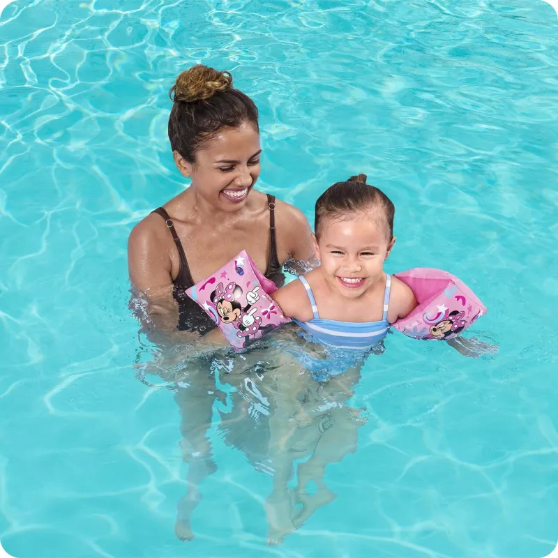 Brassards Minnie, idéaux pour s'amuser dans l'eau au jardin ou à la piscine