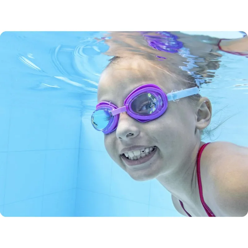 Lunettes de natation colorées pour enfants, idéales pour les jeux d'été à la piscine