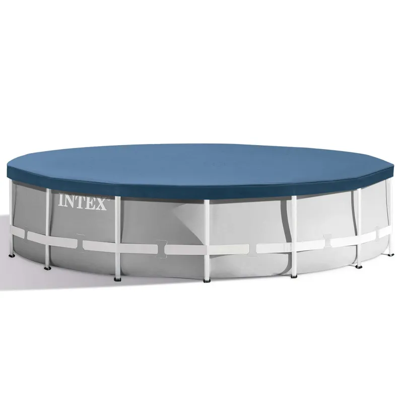 Piscine parfaite pour les jeux d'enfants et la détente dans le jardin