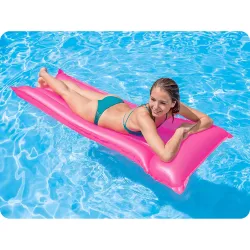 Matelas de natation parfait pour le jardin ou la plage