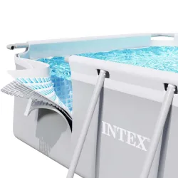 Piscine de jardin fabriquée avec des matériaux durables, idéale pour la détente