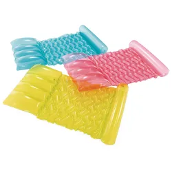 Matelas de baignade rose, parfait pour enfants et adultes lors des jeux aquatiques