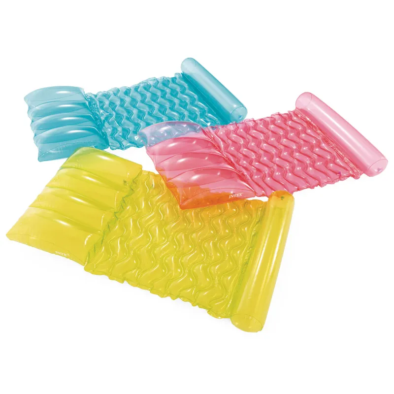 Matelas de baignade rose, parfait pour enfants et adultes lors des jeux aquatiques