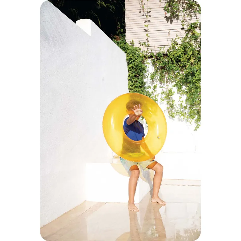 Bouée de nage stylée orange, accessoire parfait pour la piscine, bouées